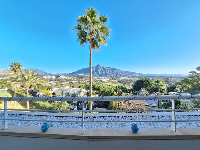 Apartamento de 3 habitaciones en Los Naranjos, Marbella en venta con piscina garaje - 1.590.000 € (Ref: 10122148)