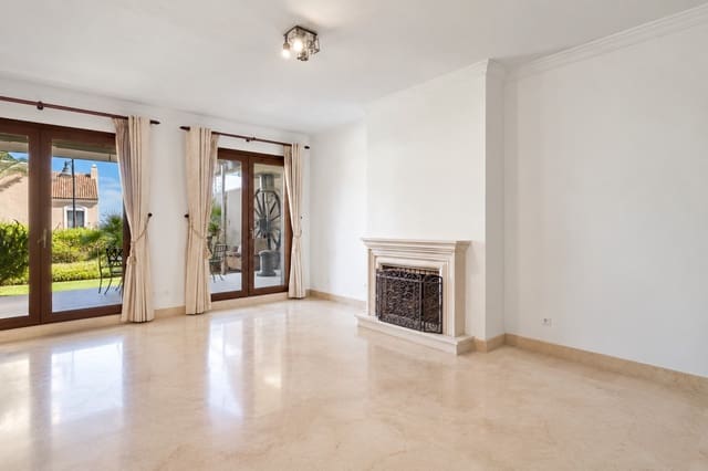 3 chambre Maison de Ville à vendre à El Paraiso, Estepona avec piscine garage - 825 000 € (Ref: 10122151)