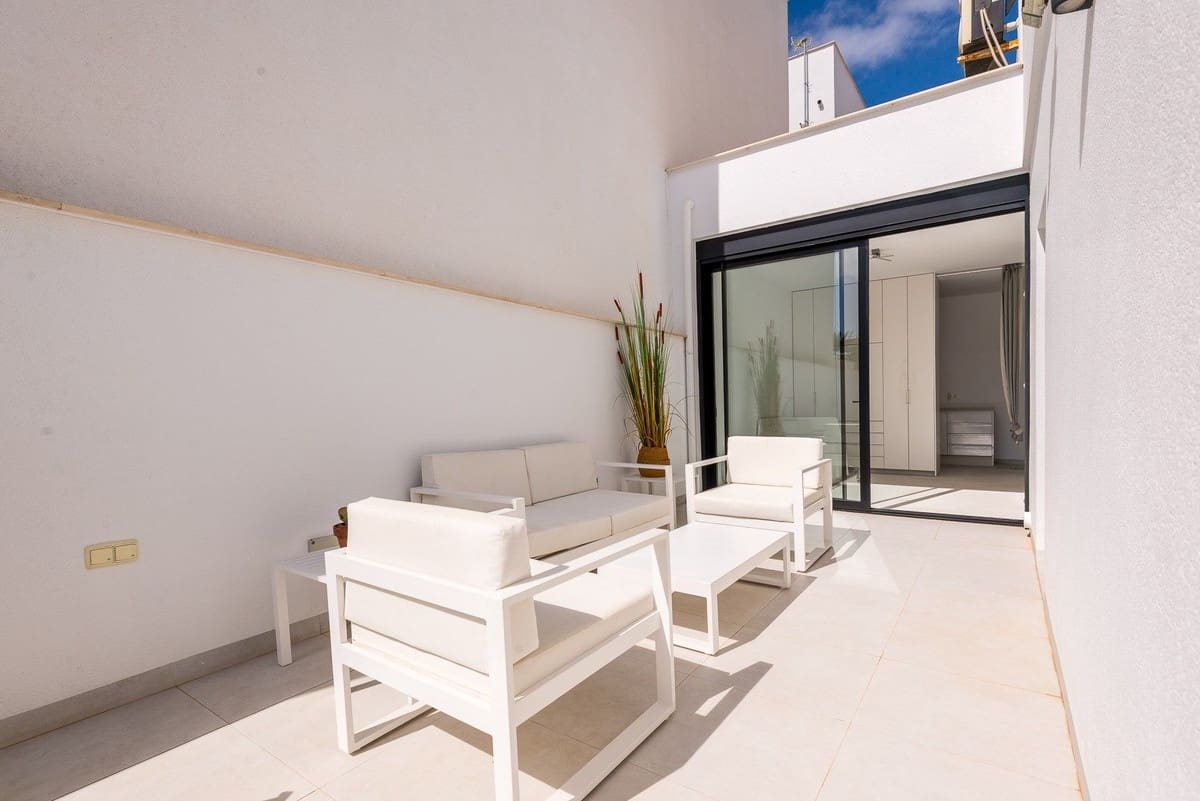 4 soveværelse Villa til salg i San Pedro del Pinatar med swimmingpool garage - € 495.000 (Ref: 10122157)