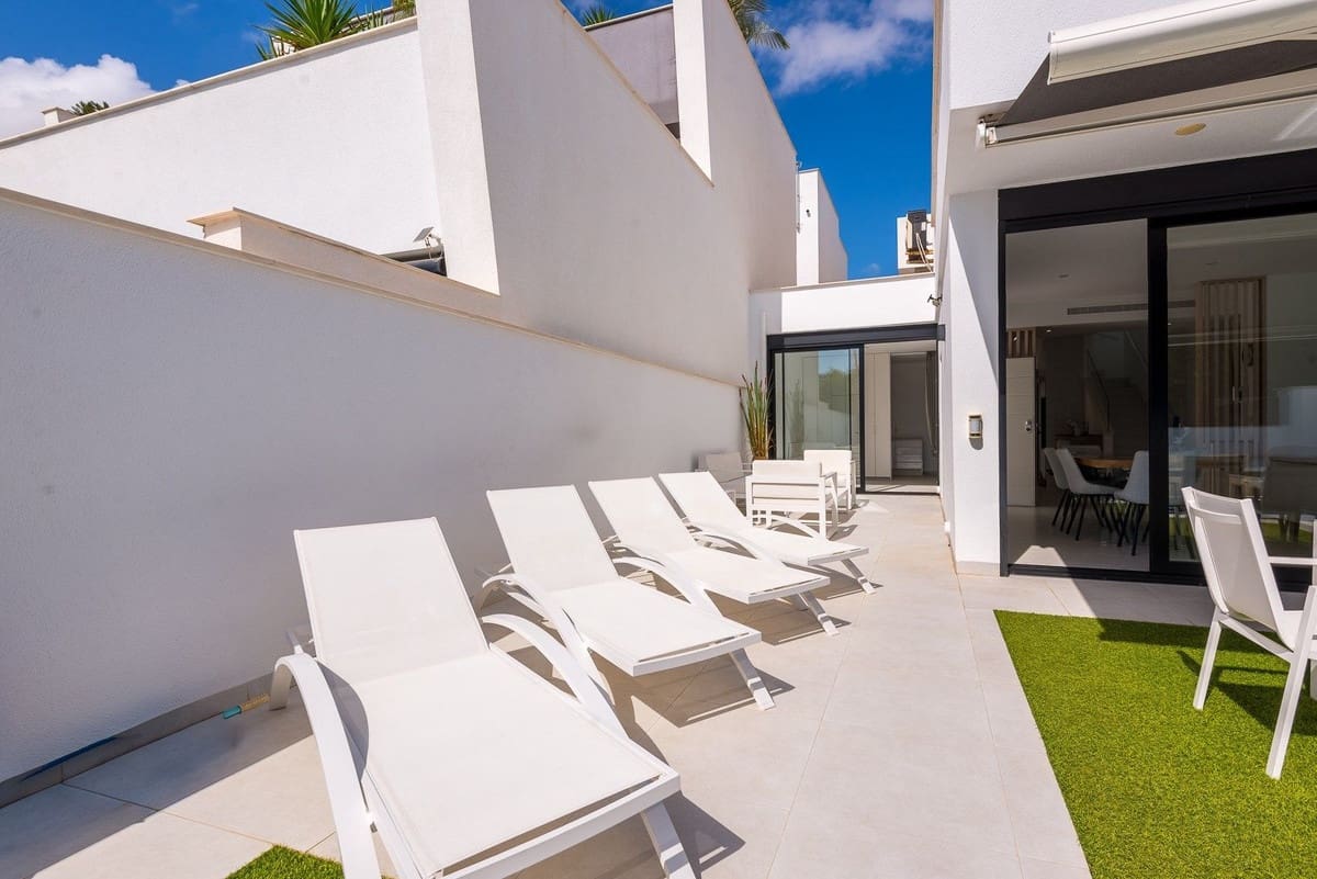 4 soveværelse Villa til salg i San Pedro del Pinatar med swimmingpool garage - € 495.000 (Ref: 10122157)