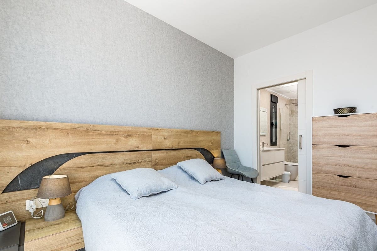4 soveværelse Villa til salg i San Pedro del Pinatar med swimmingpool garage - € 495.000 (Ref: 10122157)