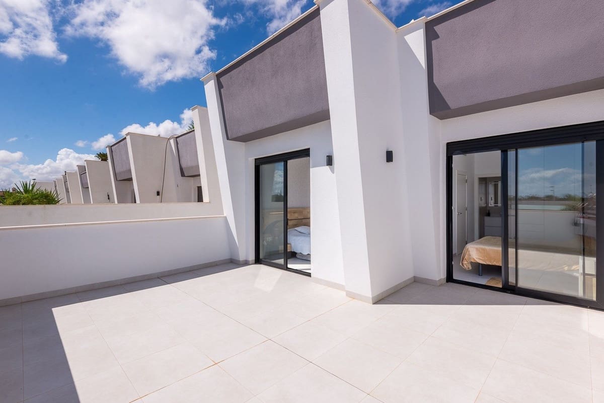 4 soveværelse Villa til salg i San Pedro del Pinatar med swimmingpool garage - € 495.000 (Ref: 10122157)