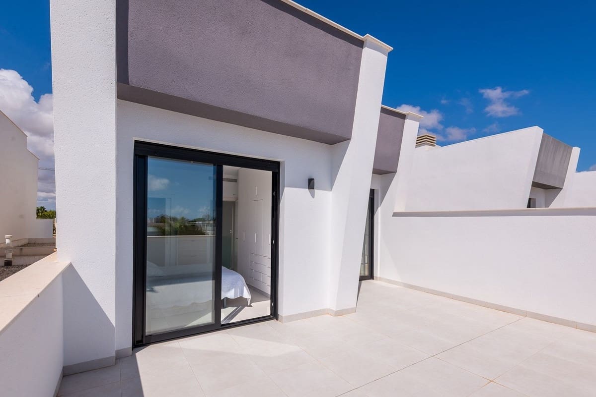 4 soveværelse Villa til salg i San Pedro del Pinatar med swimmingpool garage - € 495.000 (Ref: 10122157)