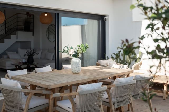 Casa de 4 habitaciones en Santa María, Marbella en venta con piscina garaje - 695.000 € (Ref: 10122177)