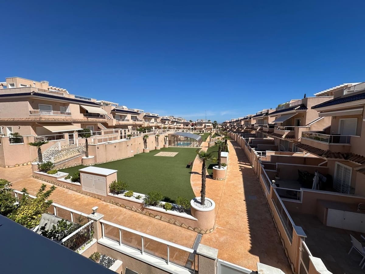 2 soveværelse Lejlighed til salg i Orihuela med swimmingpool garage - € 299.900 (Ref: 10122220)