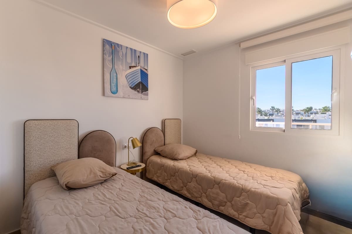 2 slaapkamer Appartement te koop in Orihuela met zwembad garage - € 330.000 (Ref: 10122222)
