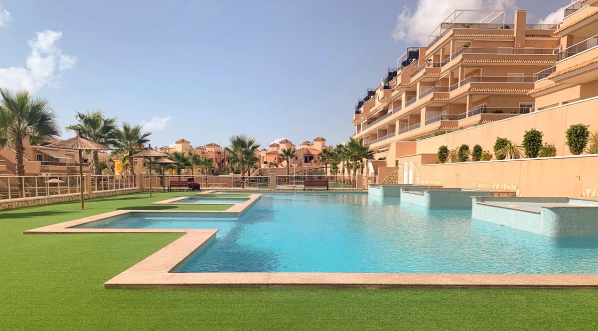 2 slaapkamer Appartement te koop in Orihuela met zwembad garage - € 330.000 (Ref: 10122222)