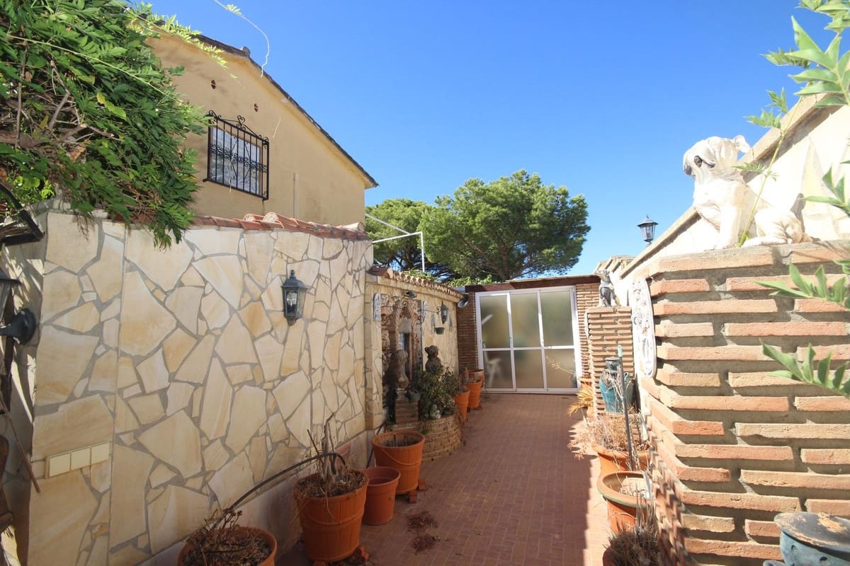 4 soverom Villa til salgs i Marbella med garasje - € 495 000 (Ref: 10122225)