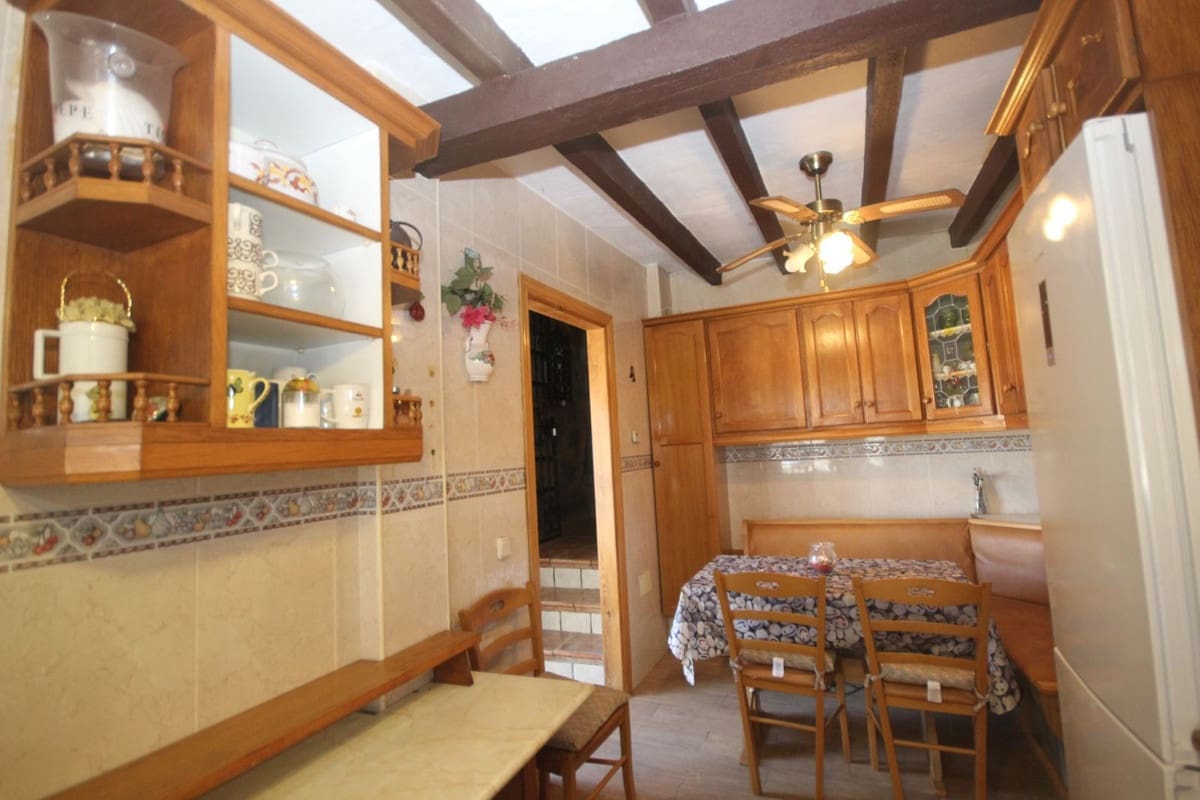 4 soverom Villa til salgs i Marbella med garasje - € 495 000 (Ref: 10122225)