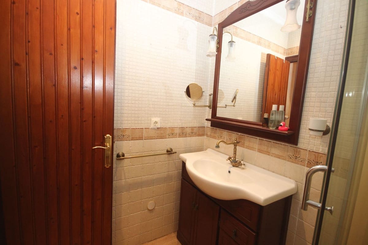 4 soverom Villa til salgs i Marbella med garasje - € 495 000 (Ref: 10122225)