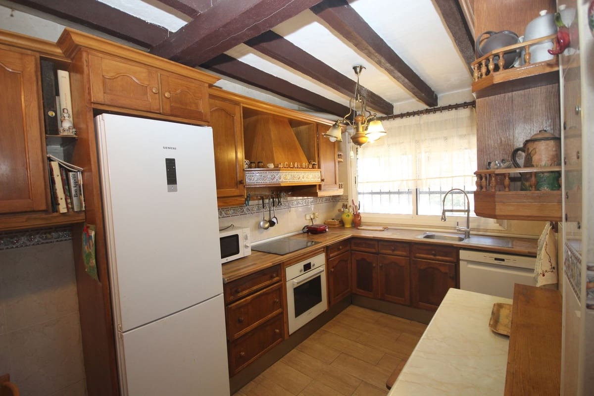 4 soverom Villa til salgs i Marbella med garasje - € 495 000 (Ref: 10122225)