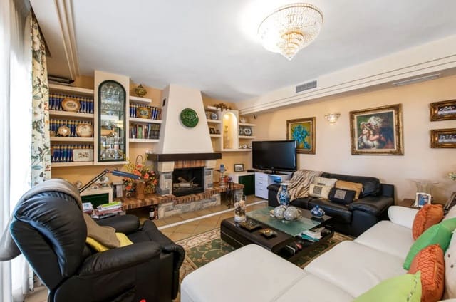 6 soverom Villa til salgs i Sierra de Estepona - Avda. de Andalucía, Estepona med svømmebasseng garasje - € 2 750 000 (Ref: 10122280)