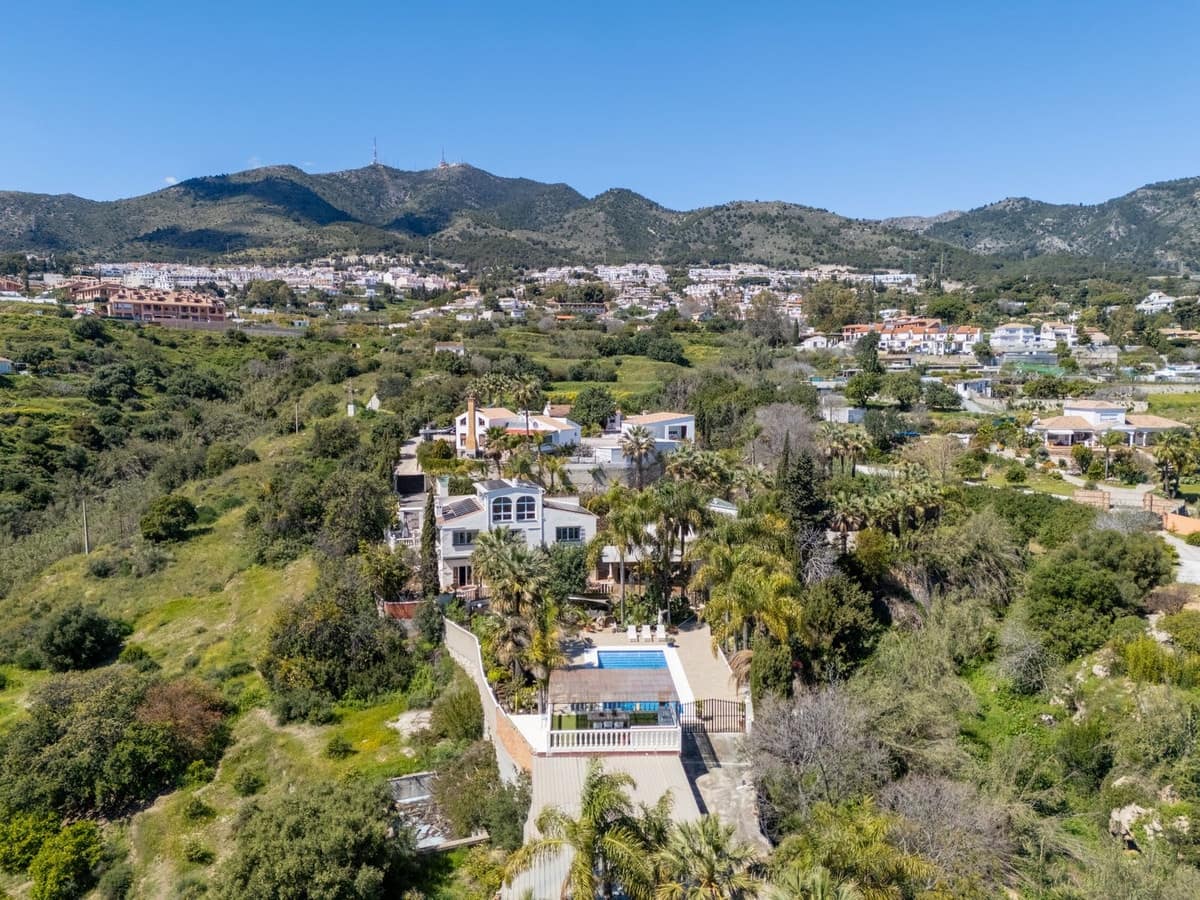 6 sovrum Villa till salu i Benalmadena med pool garage - 2 595 000 € (Ref: 10122281)