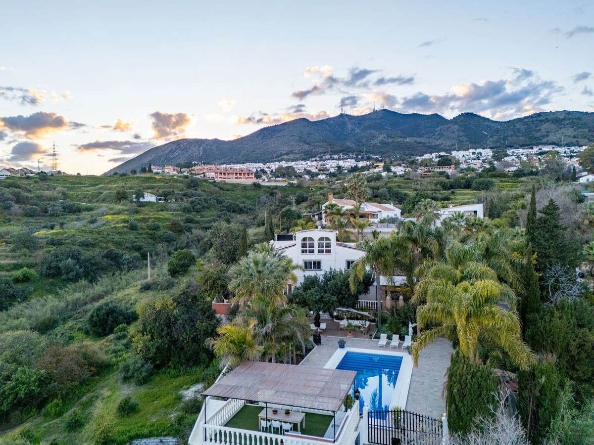6 sovrum Villa till salu i Benalmadena med pool garage - 2 595 000 € (Ref: 10122281)