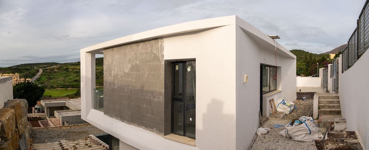 4 sypialnia Willa na sprzedaż w Estepona z basenem garażem - 1 295 000 € (Ref: 10122288)