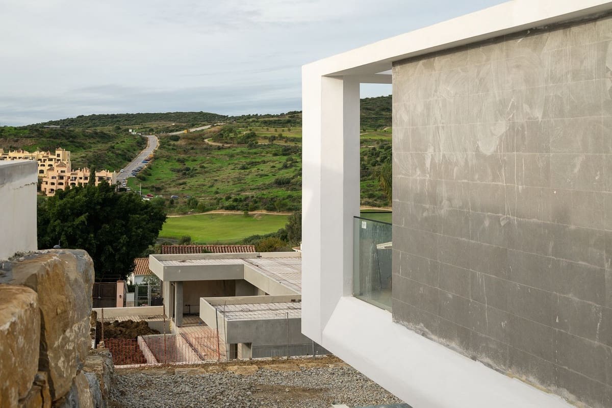 4 sypialnia Willa na sprzedaż w Estepona z basenem garażem - 1 295 000 € (Ref: 10122288)