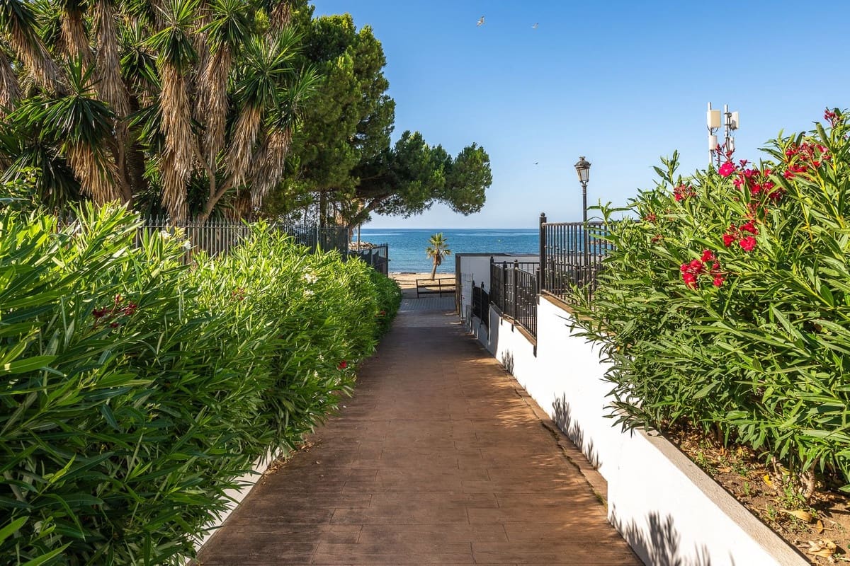 2 sovrum Lägenhet till salu i Marbella med pool garage - 895 000 € (Ref: 10122299)