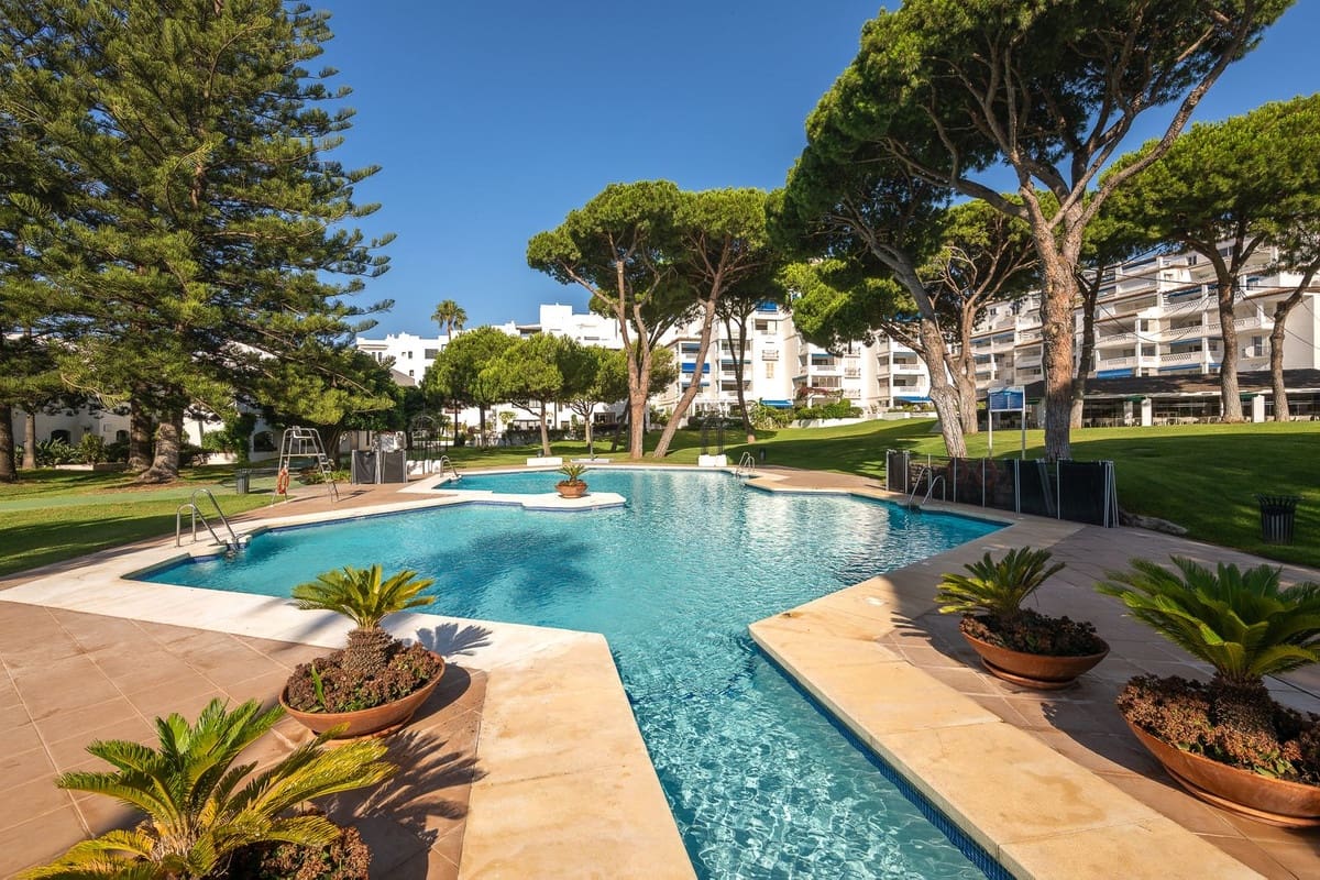 2 sovrum Lägenhet till salu i Marbella med pool garage - 895 000 € (Ref: 10122299)