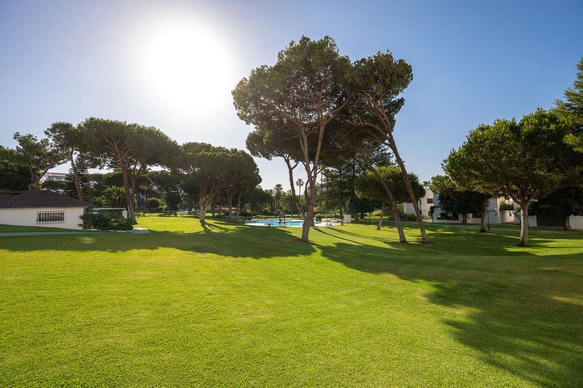 2 sovrum Lägenhet till salu i Marbella med pool garage - 895 000 € (Ref: 10122299)