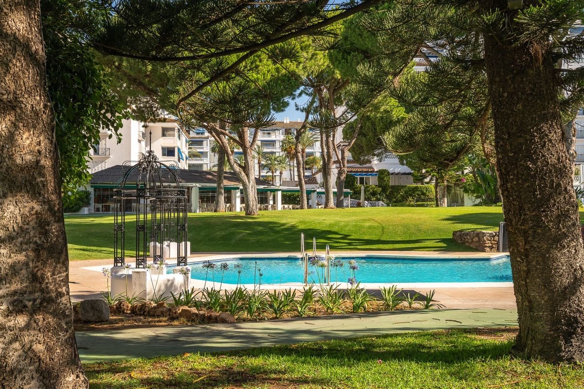 2 sovrum Lägenhet till salu i Marbella med pool garage - 895 000 € (Ref: 10122299)