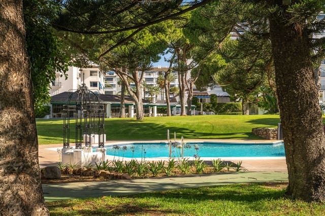 2 sovrum Lägenhet till salu i Puerto Banus, Marbella med pool garage - 895 000 € (Ref: 10122299)