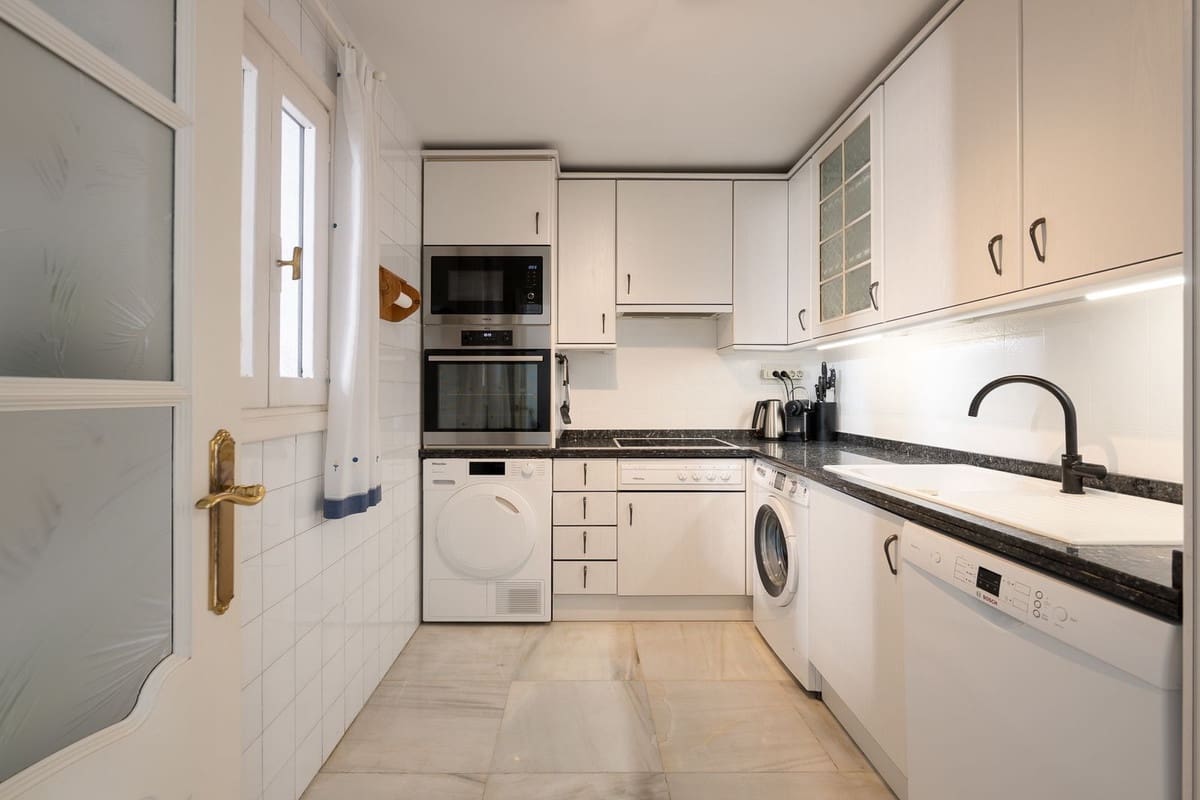 2 sovrum Lägenhet till salu i Marbella med pool garage - 895 000 € (Ref: 10122299)