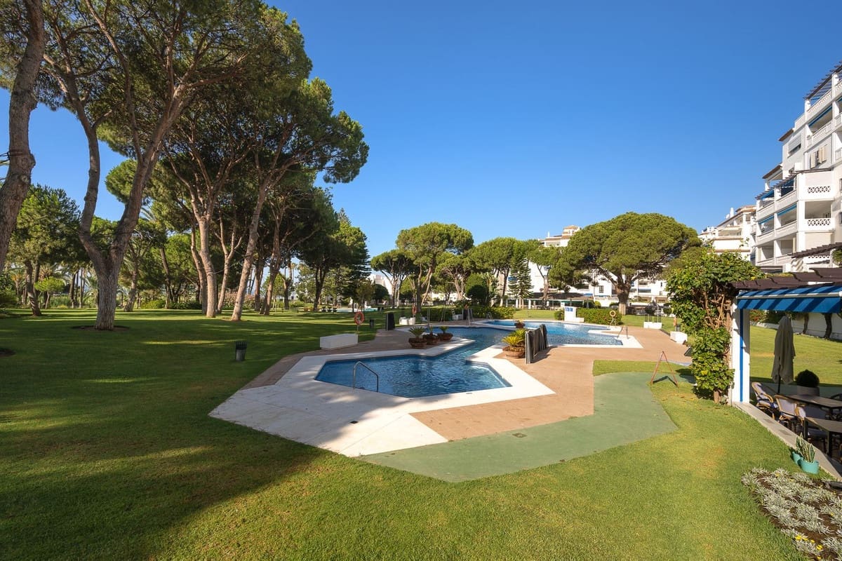 2 sovrum Lägenhet till salu i Marbella med pool garage - 895 000 € (Ref: 10122299)