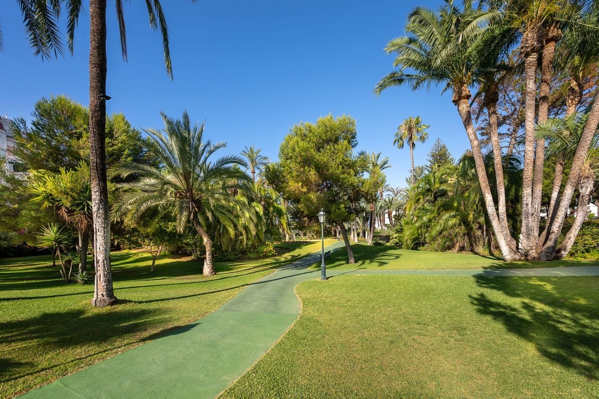 2 sovrum Lägenhet till salu i Marbella med pool garage - 895 000 € (Ref: 10122299)