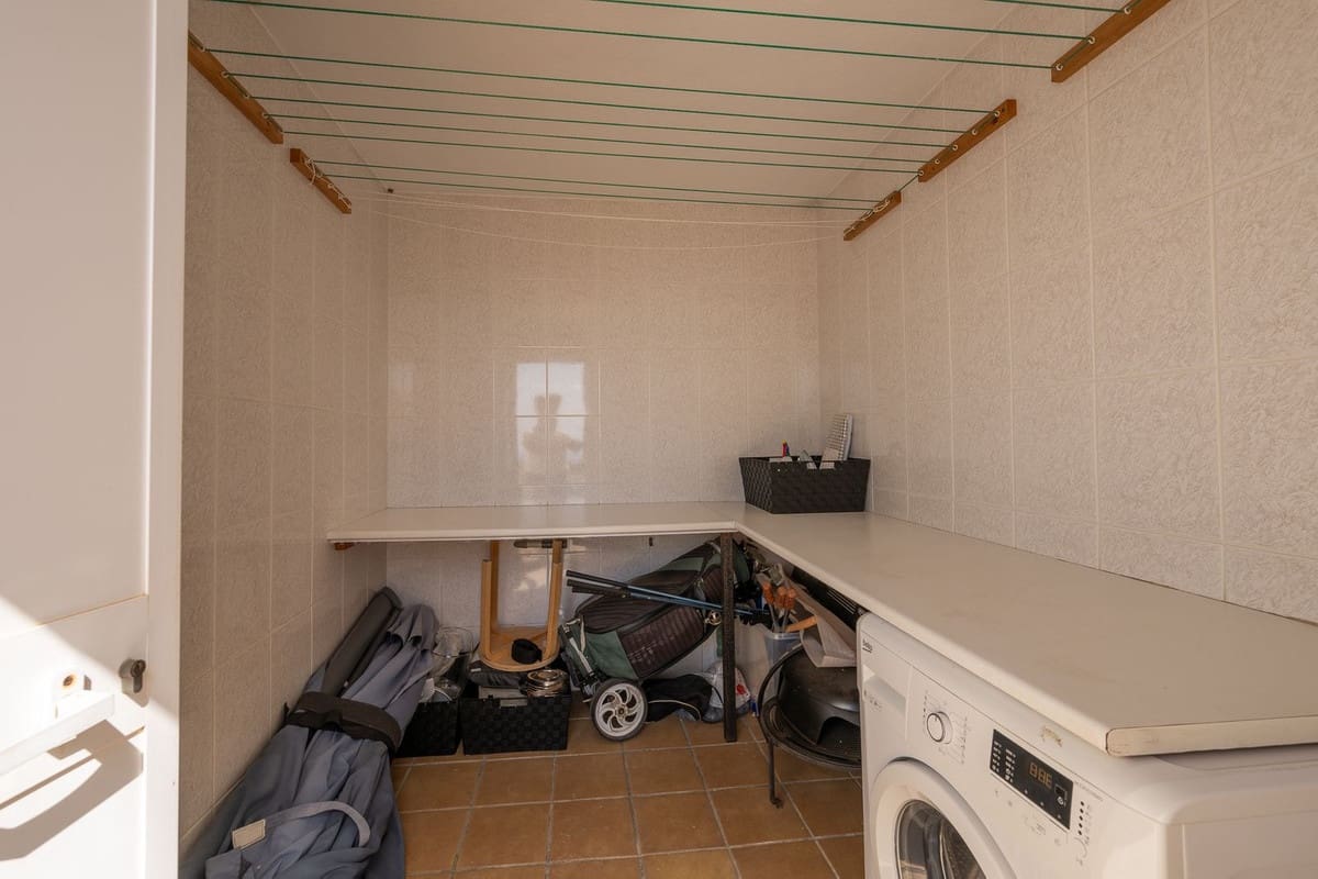 2 bedroom Villa for sale in Benalmadena with garage - € 825,000 (Ref: 10122304)