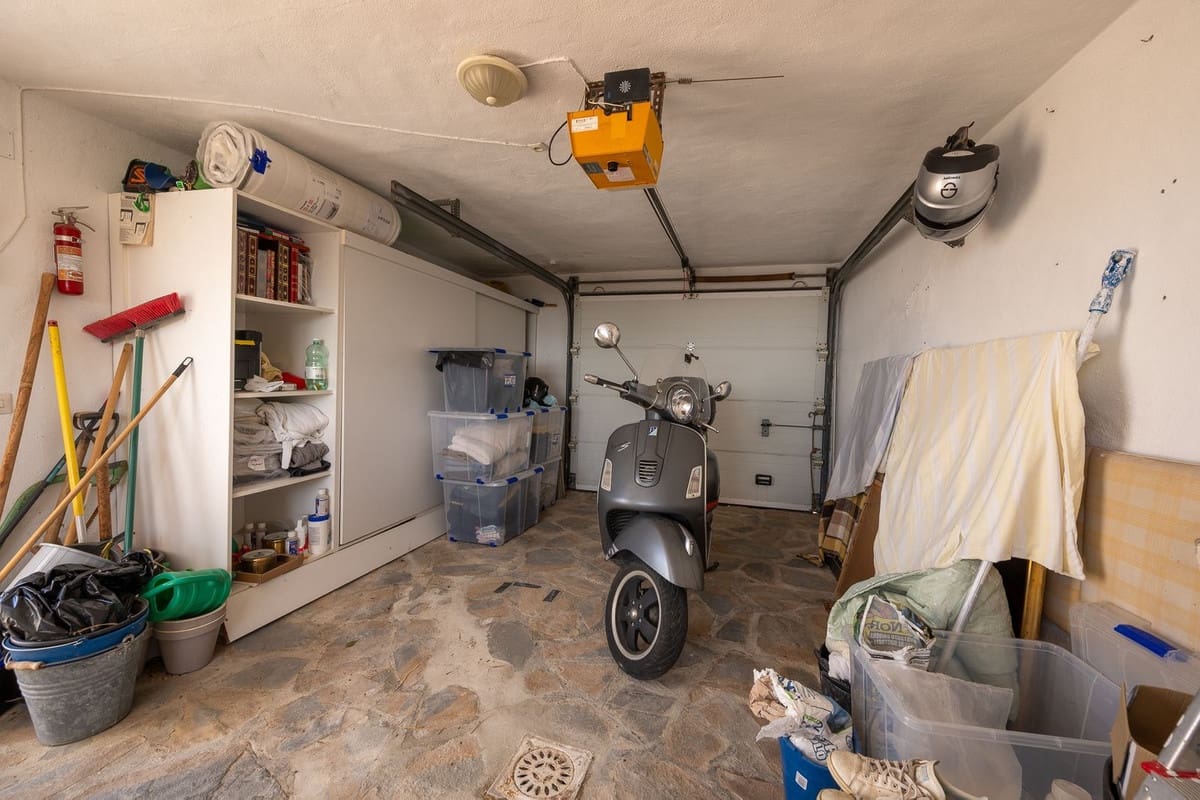 2 bedroom Villa for sale in Benalmadena with garage - € 825,000 (Ref: 10122304)