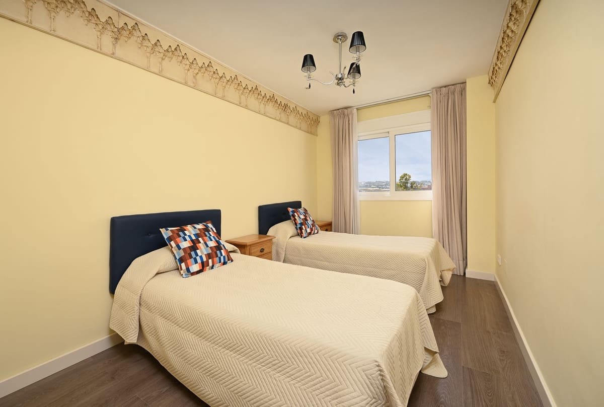 Apartamento de 4 habitaciones en Fuengirola en venta con piscina - 725.000 € (Ref: 10122308)