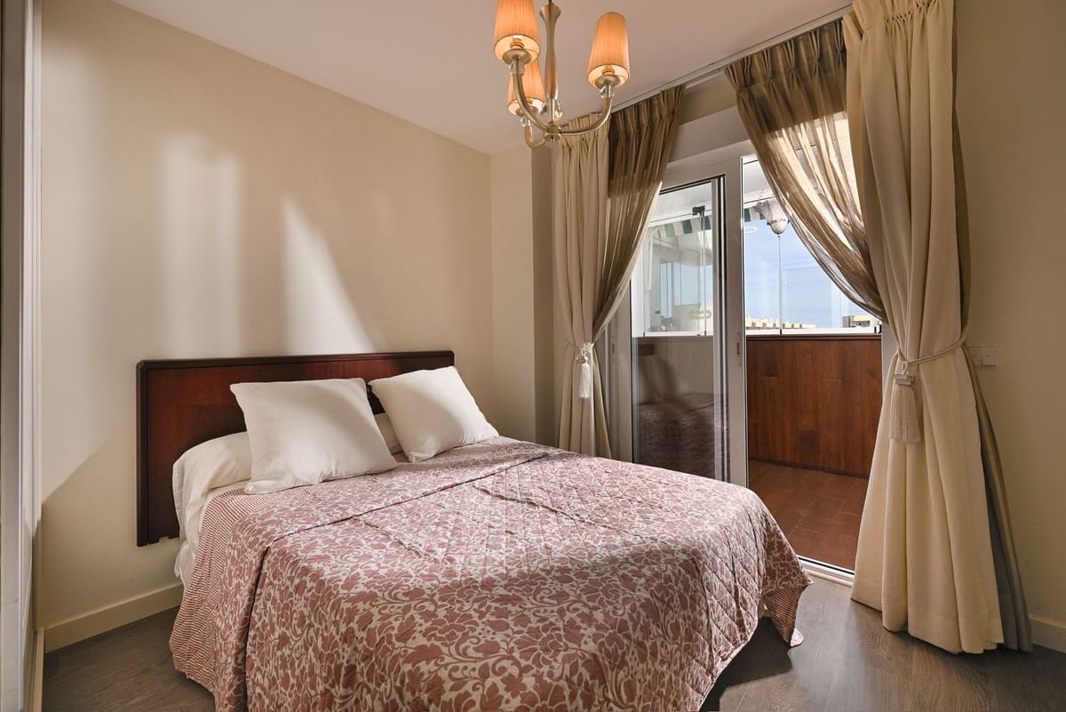 Apartamento de 4 habitaciones en Fuengirola en venta con piscina - 725.000 € (Ref: 10122308)