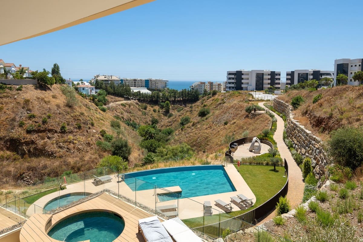2 soverom Leilighet til salgs i Fuengirola med svømmebasseng garasje - € 649 000 (Ref: 10122315)
