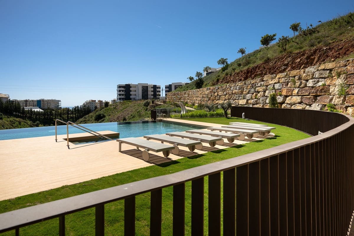 2 soverom Leilighet til salgs i Fuengirola med svømmebasseng garasje - € 649 000 (Ref: 10122315)