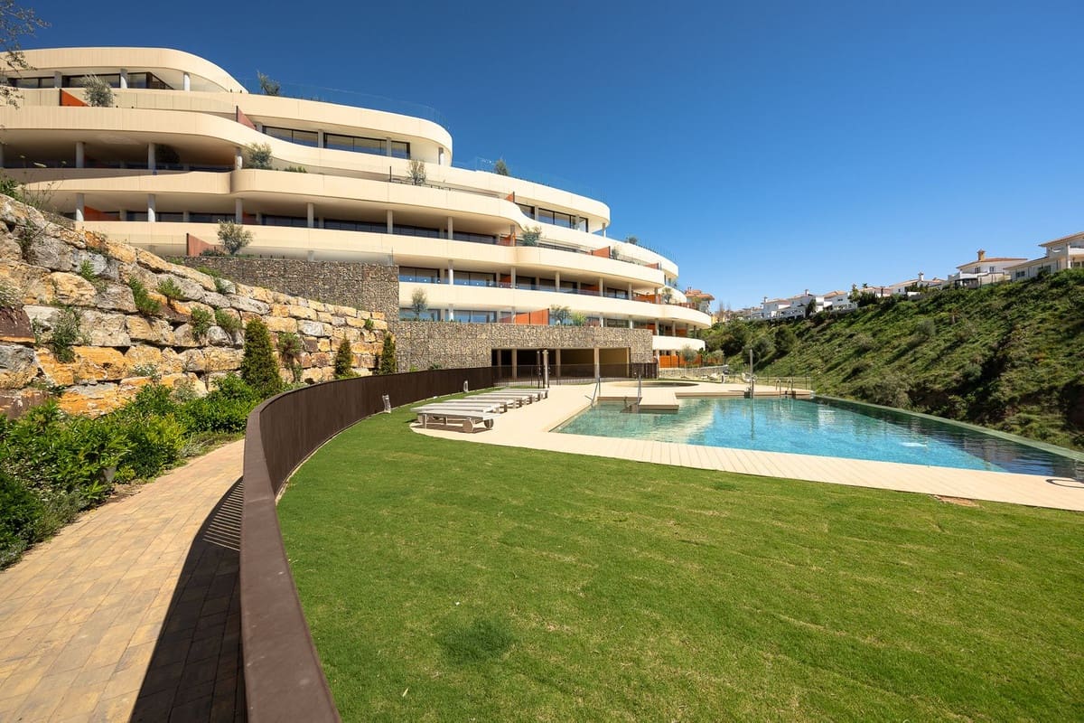 2 soverom Leilighet til salgs i Fuengirola med svømmebasseng garasje - € 649 000 (Ref: 10122315)