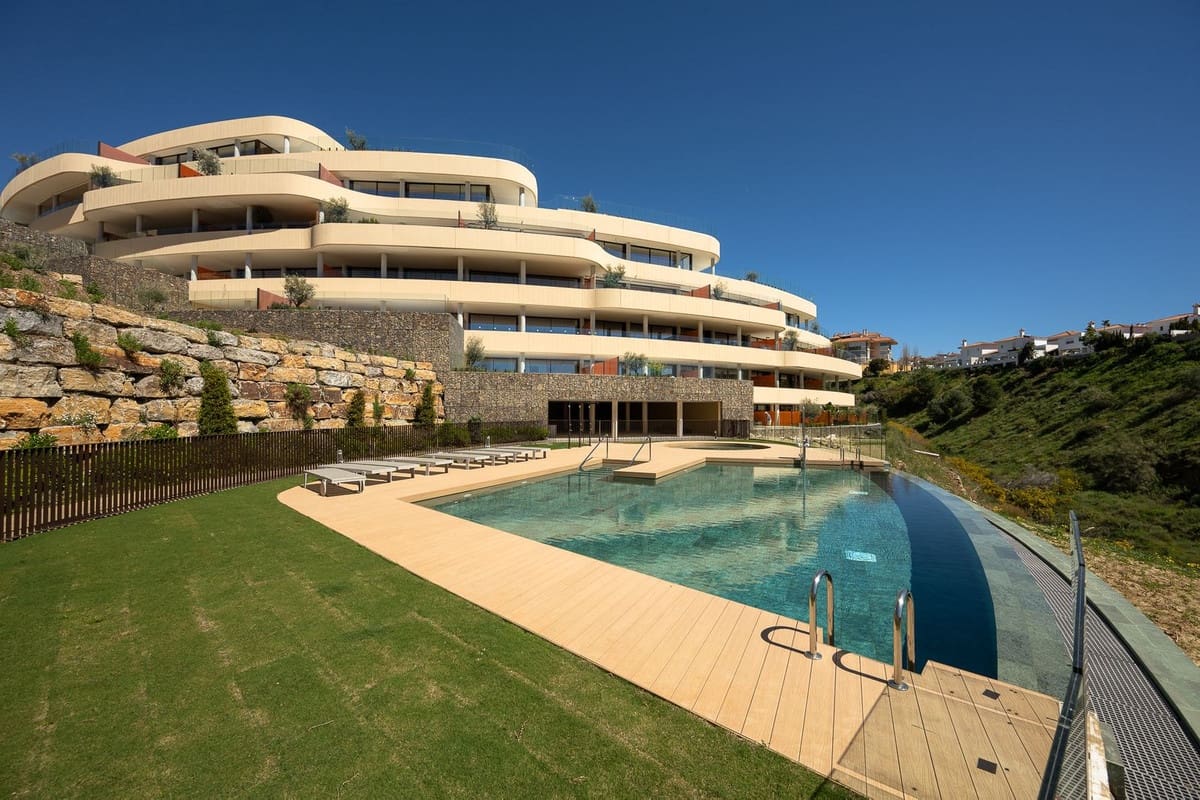 2 soverom Leilighet til salgs i Fuengirola med svømmebasseng garasje - € 649 000 (Ref: 10122315)