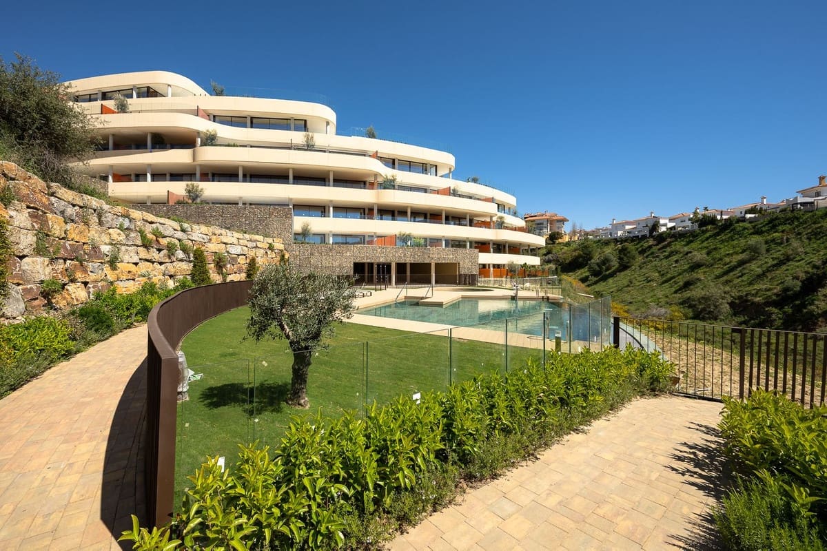 2 soverom Leilighet til salgs i Fuengirola med svømmebasseng garasje - € 649 000 (Ref: 10122315)