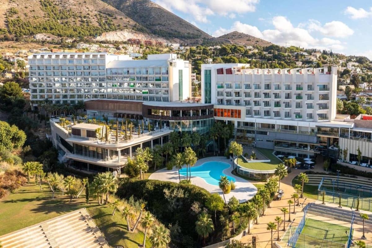 3 bedroom Apartment for sale in Fuengirola with pool garage - € 649,000 (Ref: 10122318)