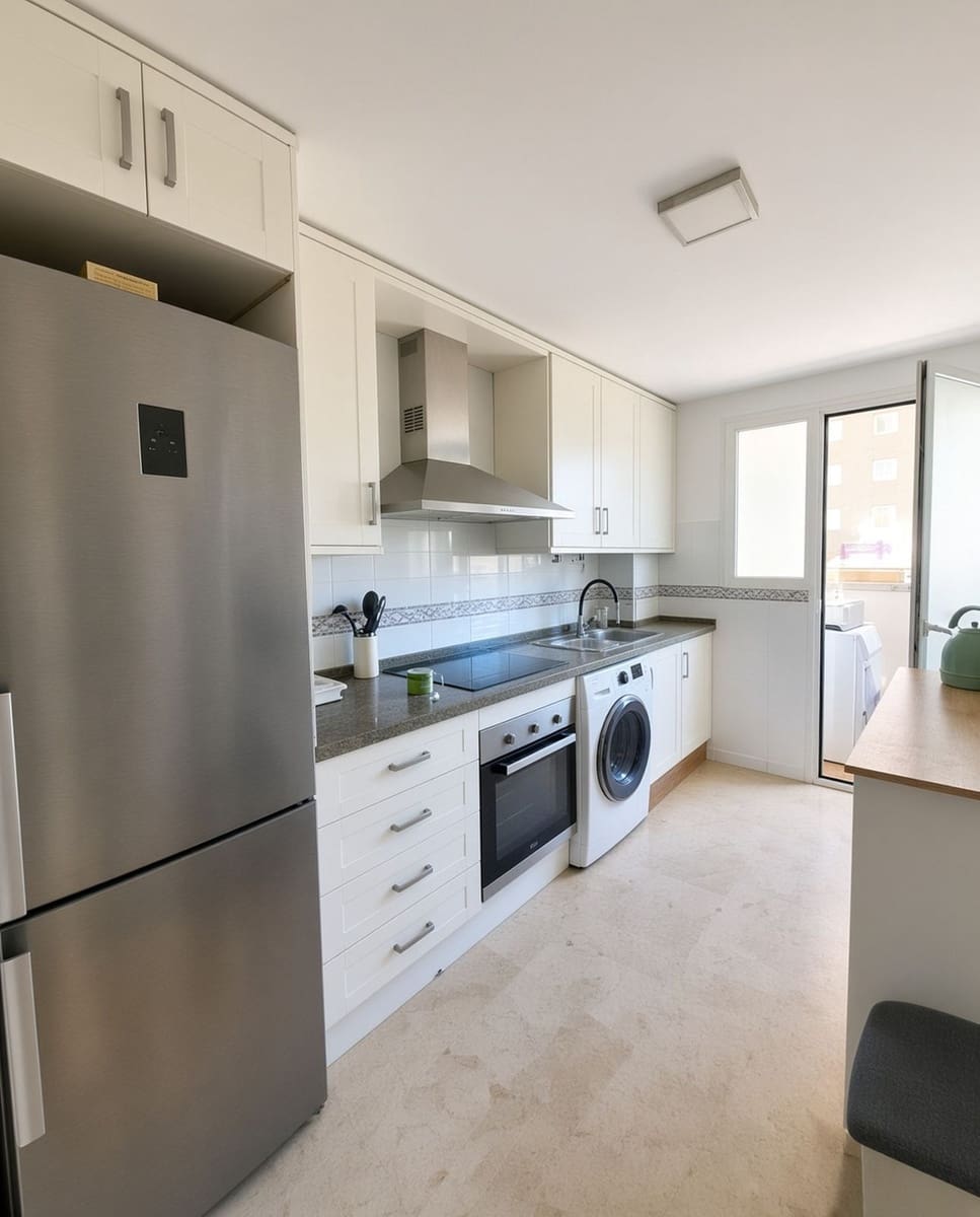 2 sovrum Lägenhet till salu i Manilva med pool garage - 305 000 € (Ref: 10122329)