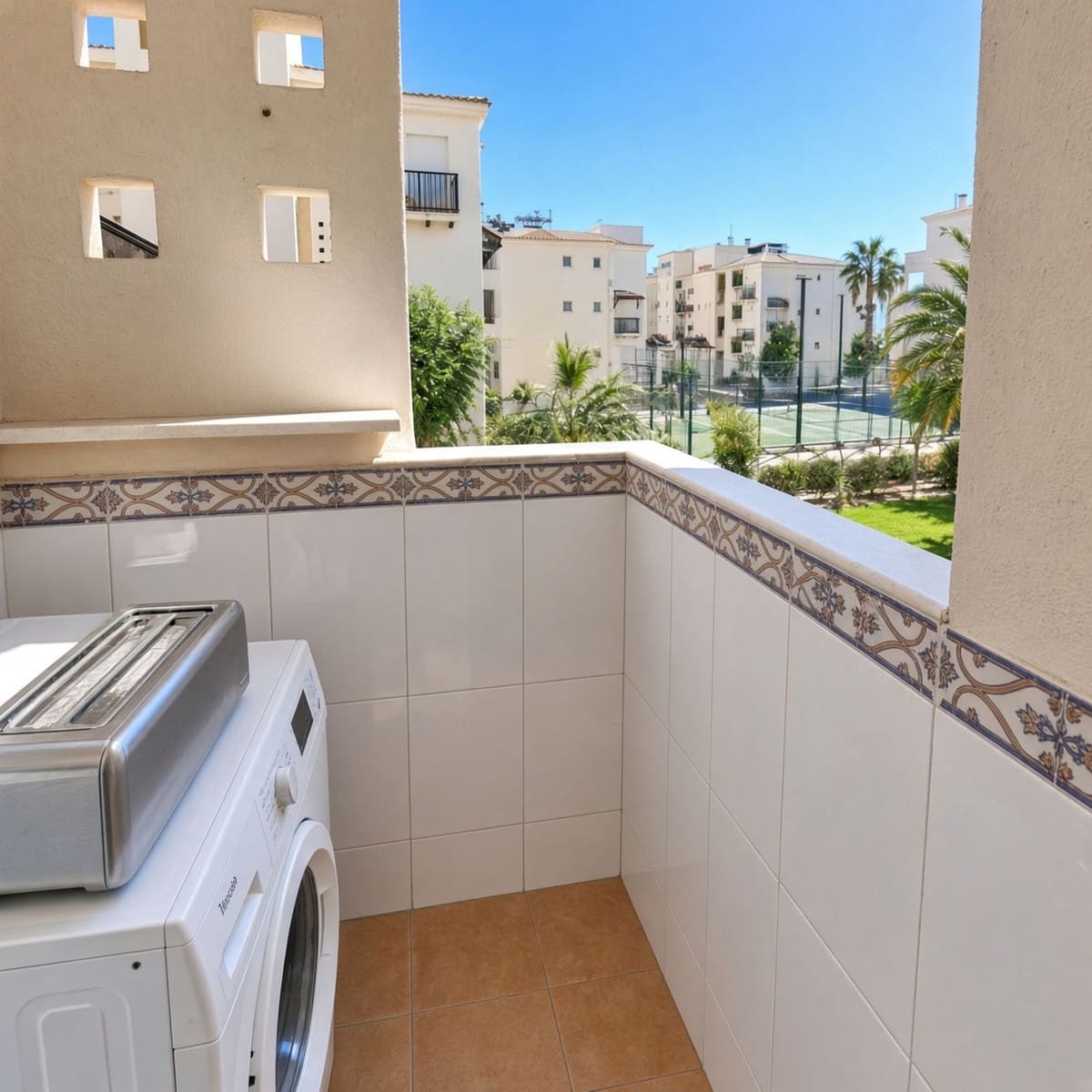 2 sovrum Lägenhet till salu i Manilva med pool garage - 305 000 € (Ref: 10122329)