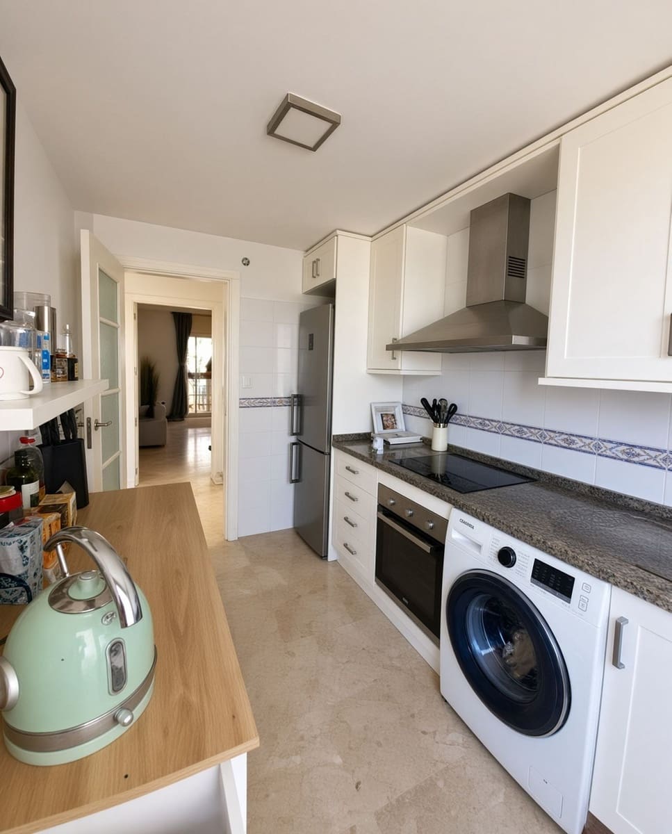 2 sovrum Lägenhet till salu i Manilva med pool garage - 305 000 € (Ref: 10122329)