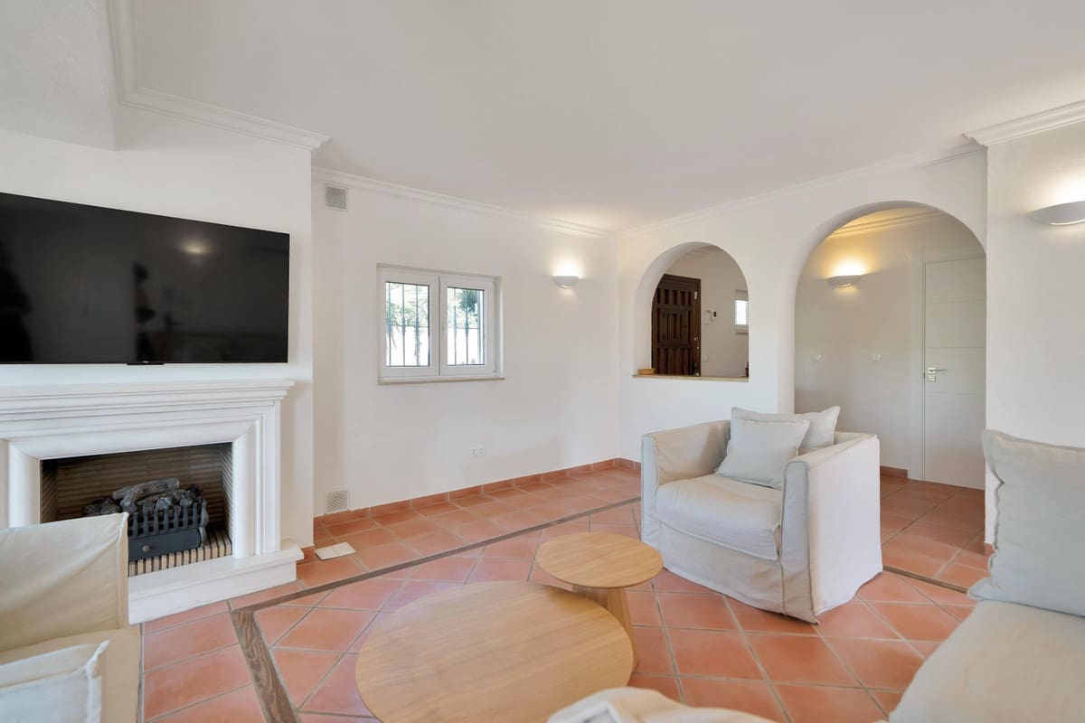 3 sypialnia Willa na sprzedaż w Estepona z basenem garażem - 1 279 000 € (Ref: 10122367)
