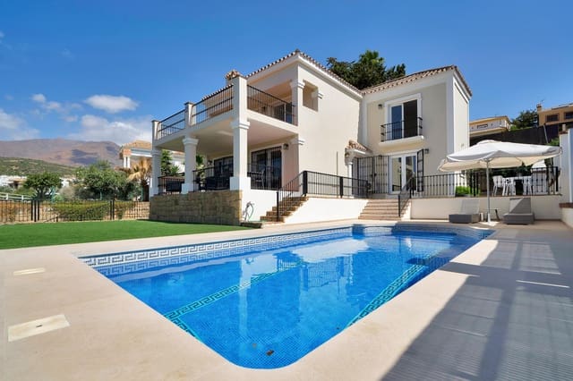3 Zimmer Villa zu verkaufen in Valle Romano Golf, Estepona mit Pool Garage - 1.279.000 € (Ref: 10122367)