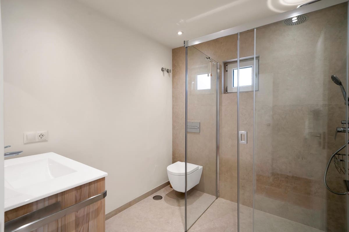 3 sypialnia Willa na sprzedaż w Estepona z basenem garażem - 1 279 000 € (Ref: 10122367)