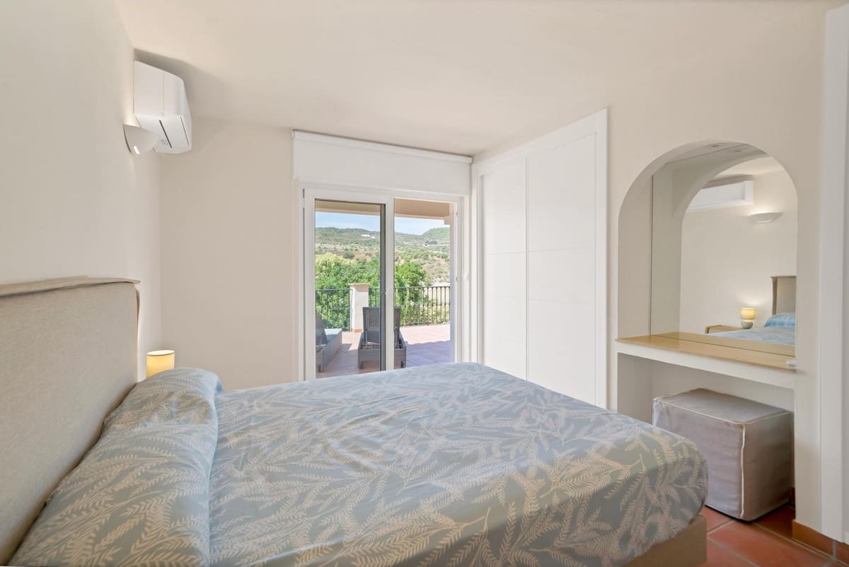 3 sypialnia Willa na sprzedaż w Estepona z basenem garażem - 1 279 000 € (Ref: 10122367)