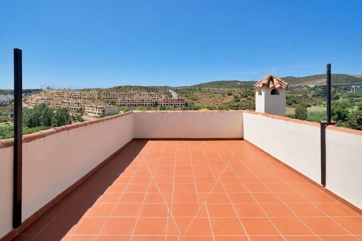 3 sypialnia Willa na sprzedaż w Estepona z basenem garażem - 1 279 000 € (Ref: 10122367)