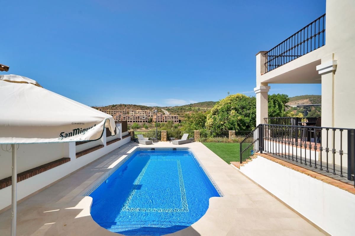 3 sypialnia Willa na sprzedaż w Estepona z basenem garażem - 1 279 000 € (Ref: 10122367)