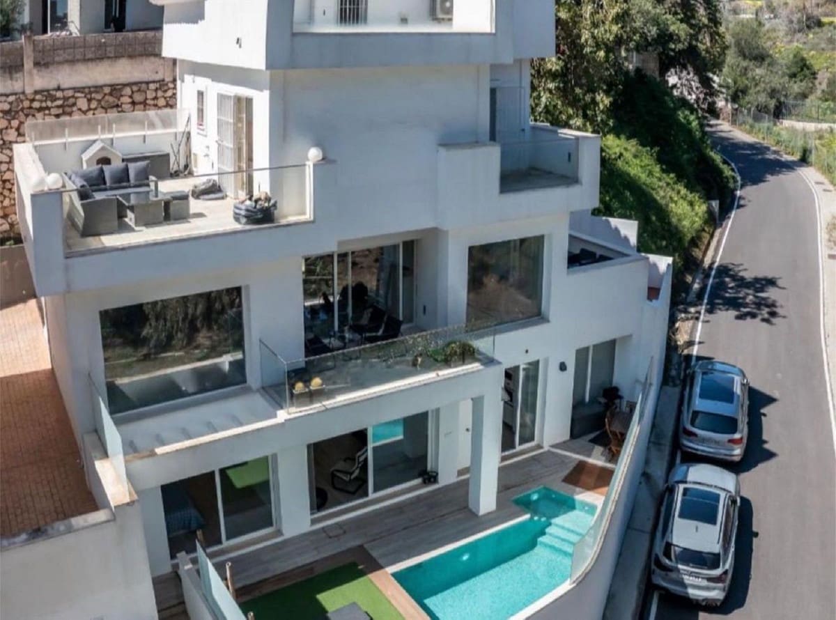 4 Zimmer Villa zu verkaufen in Benalmadena mit Pool Garage - 947.500 € (Ref: 10122403)