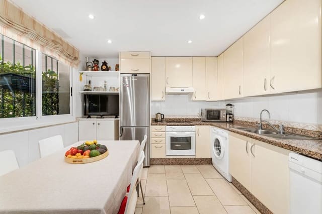 3 sypialnia Apartament na sprzedaż w Guadalmina, Marbella z basenem garażem - 595 000 € (Ref: 10122437)