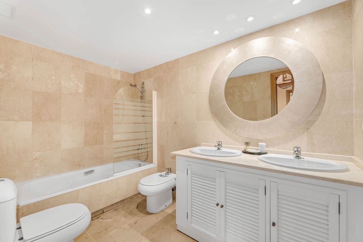 3 sypialnia Apartament na sprzedaż w Guadalmina z basenem garażem - 595 000 € (Ref: 10122437)